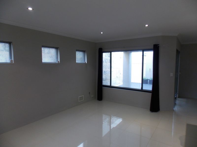 1/23A Birchley Drive, Yangebup WA 6164