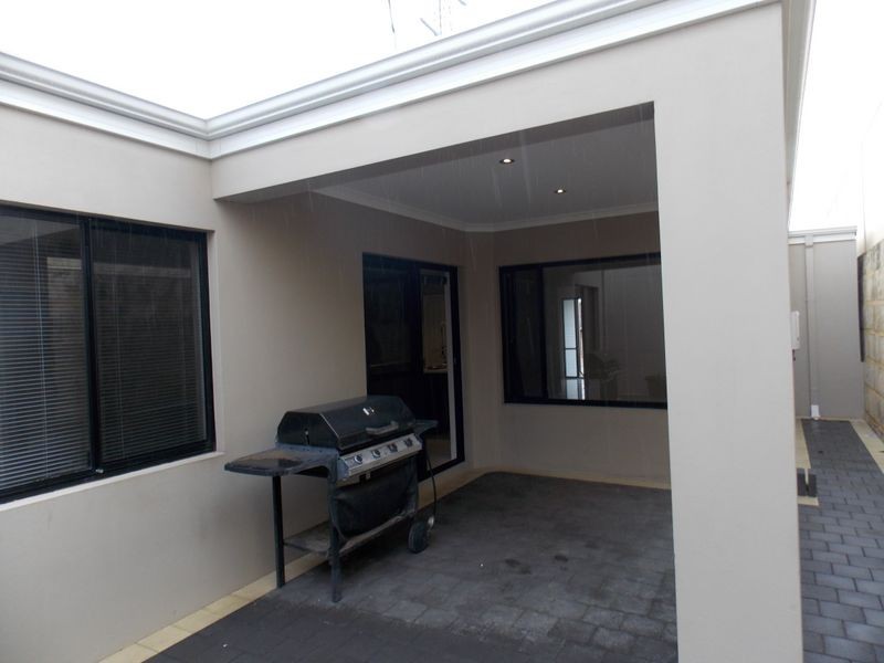 1/23A Birchley Drive, Yangebup WA 6164