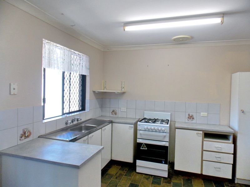 7 Quickly Crescent, Hamilton Hill WA 6163