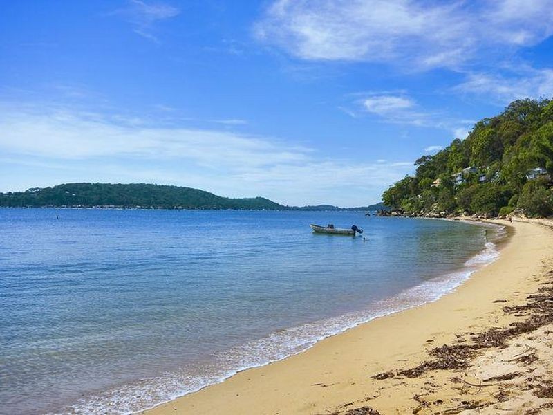 18 Ross Smith Parade, Great Mackerel Beach NSW 2108