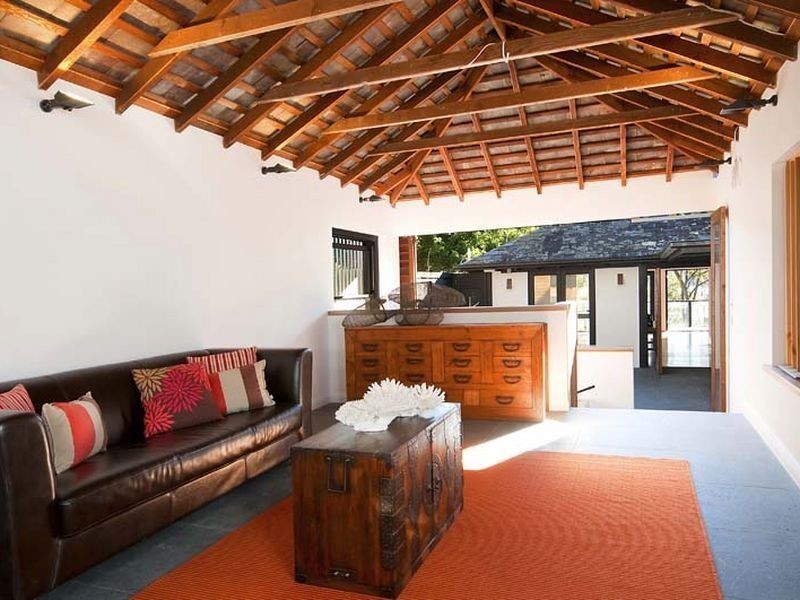 4 Paradise Avenue, Clareville NSW 2107