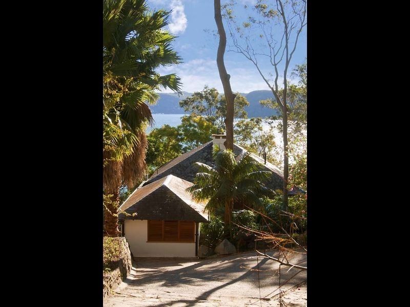 4 Paradise Avenue, Clareville NSW 2107