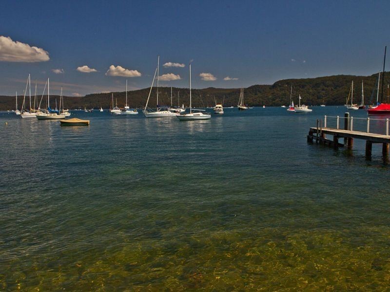 4 Paradise Avenue, Clareville NSW 2107