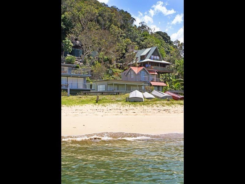 11 Monash Avenue, Great Mackerel Beach NSW 2108