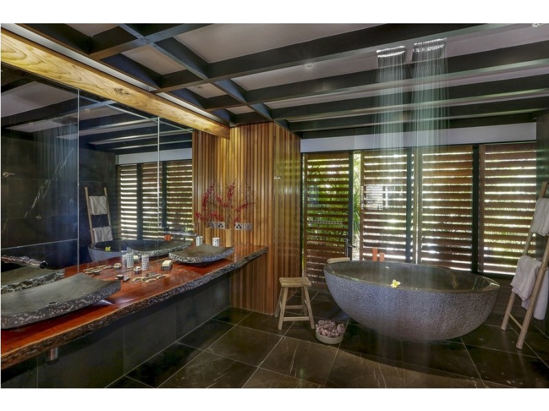 4 Paradise Avenue, Clareville NSW 2107
