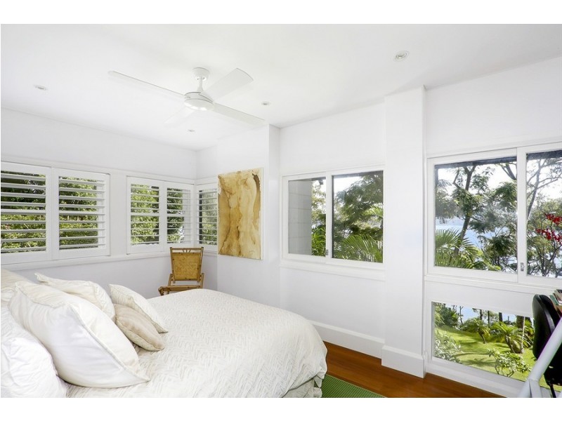 4 Paradise Avenue, Clareville NSW 2107