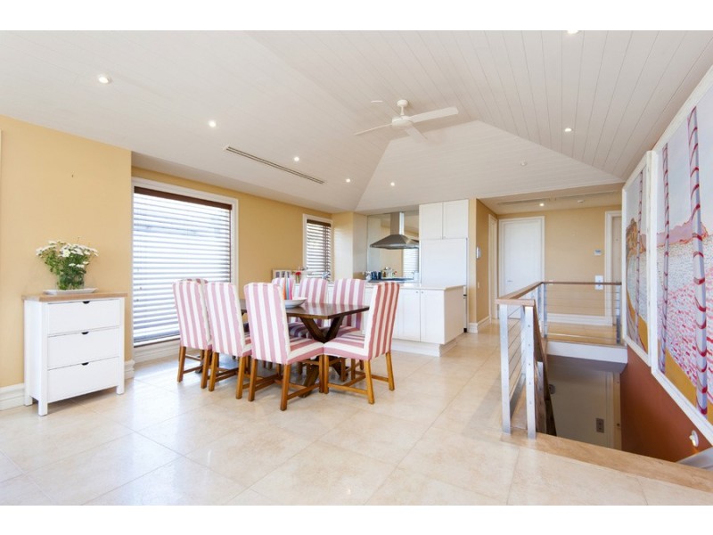 2/2 Ocean Place, Palm Beach NSW 2108