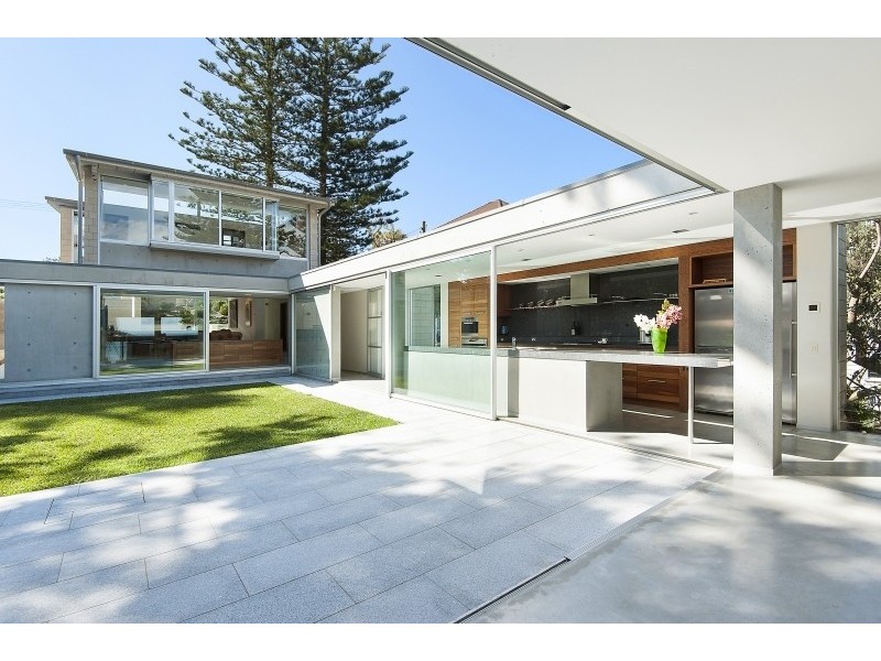 11 Marine Parade, Avalon Beach NSW 2107