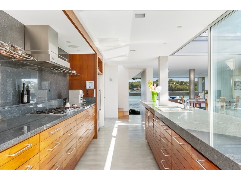 11 Marine Parade, Avalon Beach NSW 2107