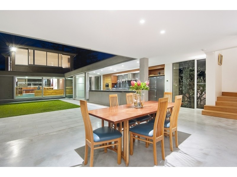 11 Marine Parade, Avalon Beach NSW 2107