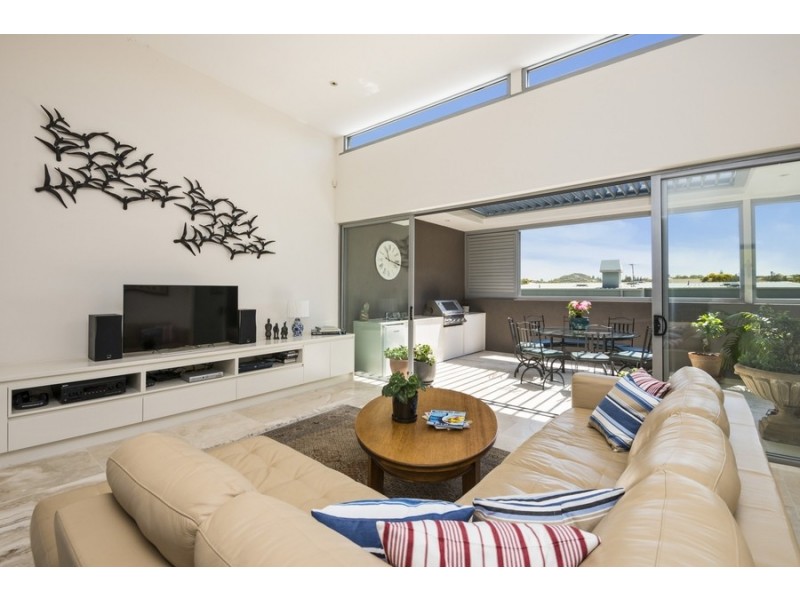 2/24-26 Golf Avenue, Mona Vale NSW 2103