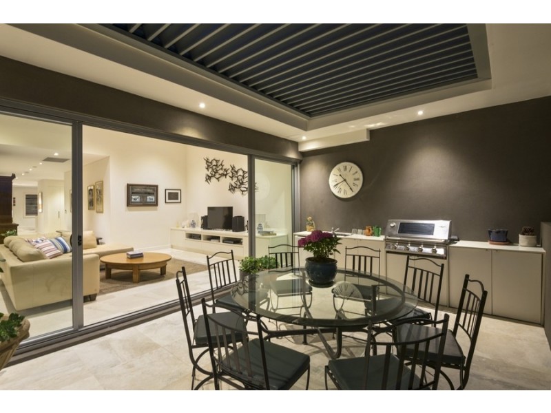 2/24-26 Golf Avenue, Mona Vale NSW 2103