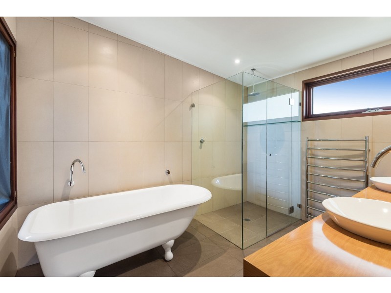 8 Rayner Road, Whale Beach NSW 2107