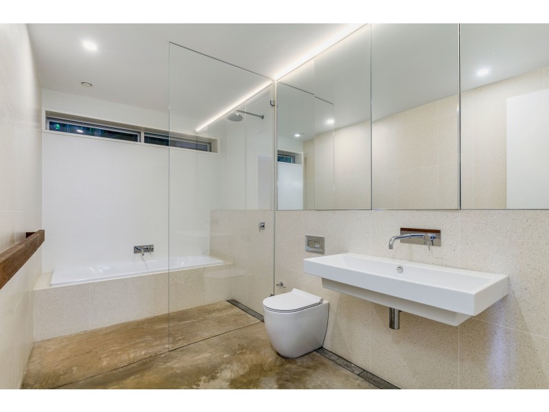 101 Narrabeen Park Parade, Warriewood NSW 2102