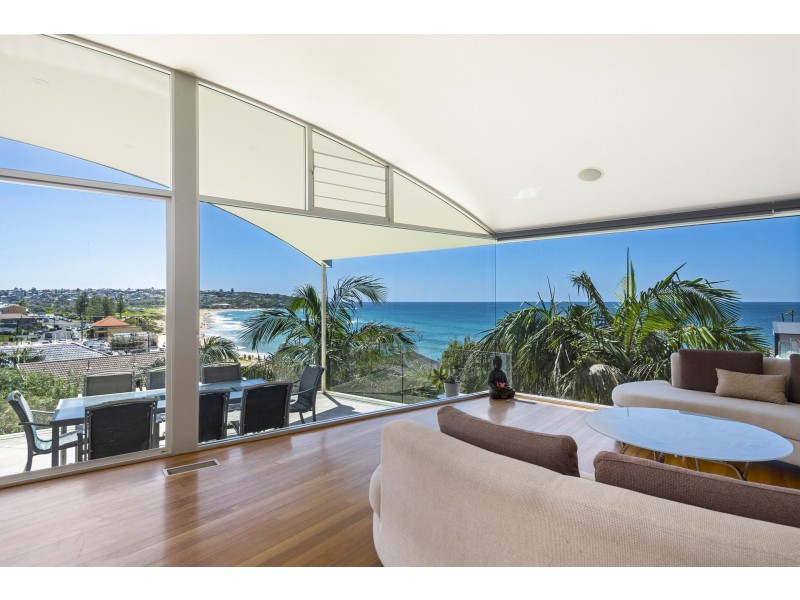 11 Beach Street, Curl Curl NSW 2096