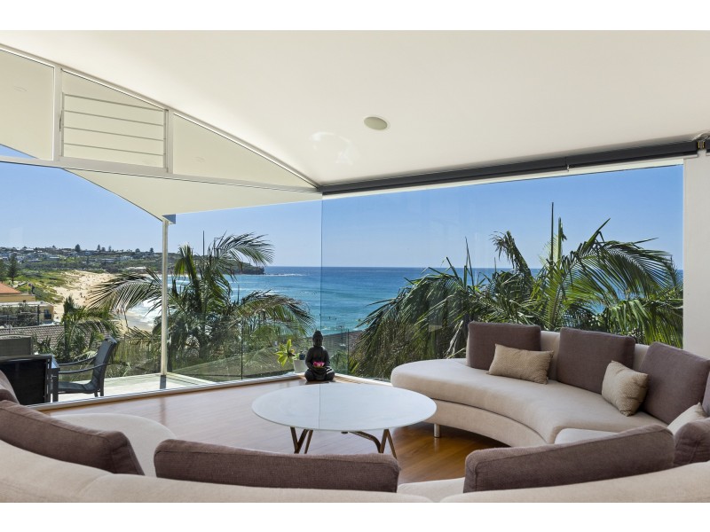 11 Beach Street, Curl Curl NSW 2096