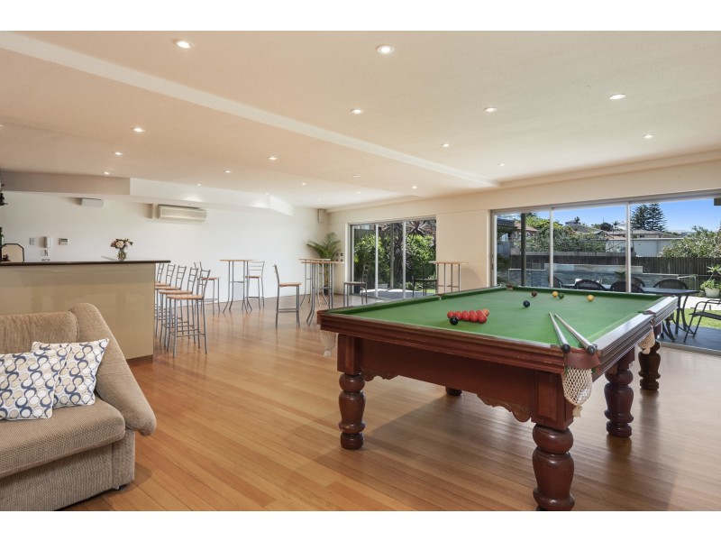 11 Beach Street, Curl Curl NSW 2096