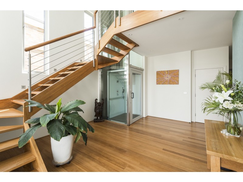 11 Beach Street, Curl Curl NSW 2096