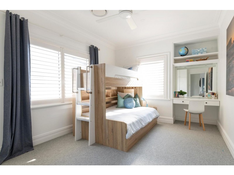 29 Spring Road, North Curl Curl NSW 2099