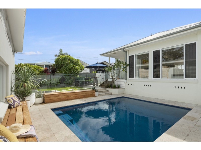 1 Phyllis Street, North Curl Curl NSW 2099