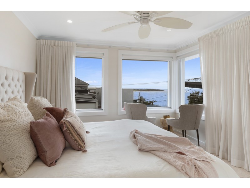 1 Phyllis Street, North Curl Curl NSW 2099