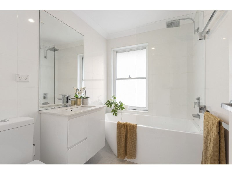 1 Phyllis Street, North Curl Curl NSW 2099