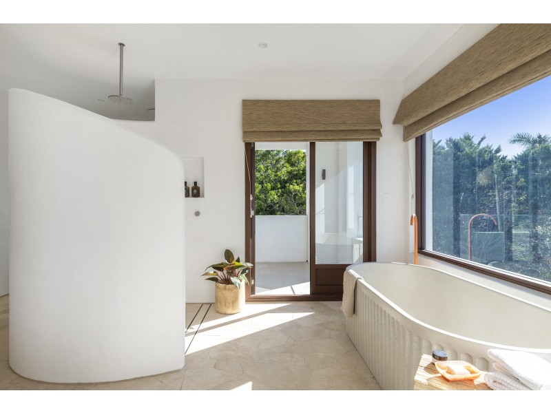 6B Surf Road, Whale Beach NSW 2107