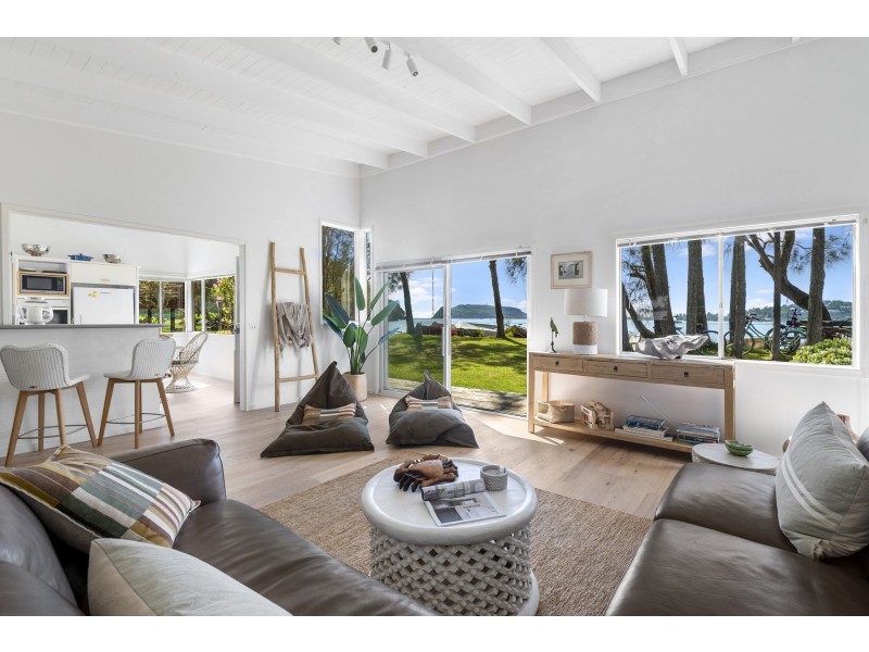 8 Ross Smith Parade, Great Mackerel Beach NSW 2108