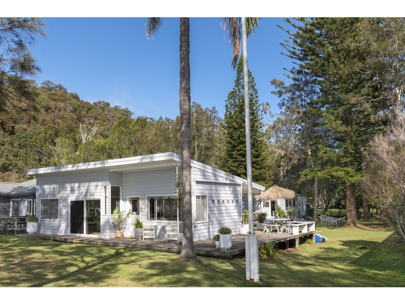 8 Ross Smith Parade, Great Mackerel Beach NSW 2108