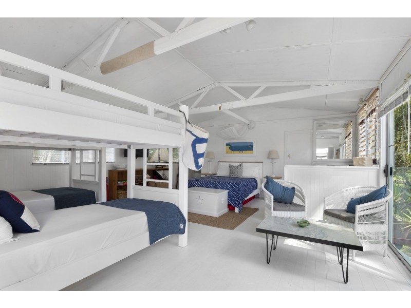 8 Ross Smith Parade, Great Mackerel Beach NSW 2108