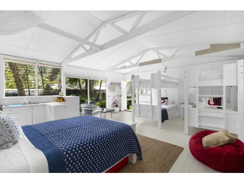 8 Ross Smith Parade, Great Mackerel Beach NSW 2108