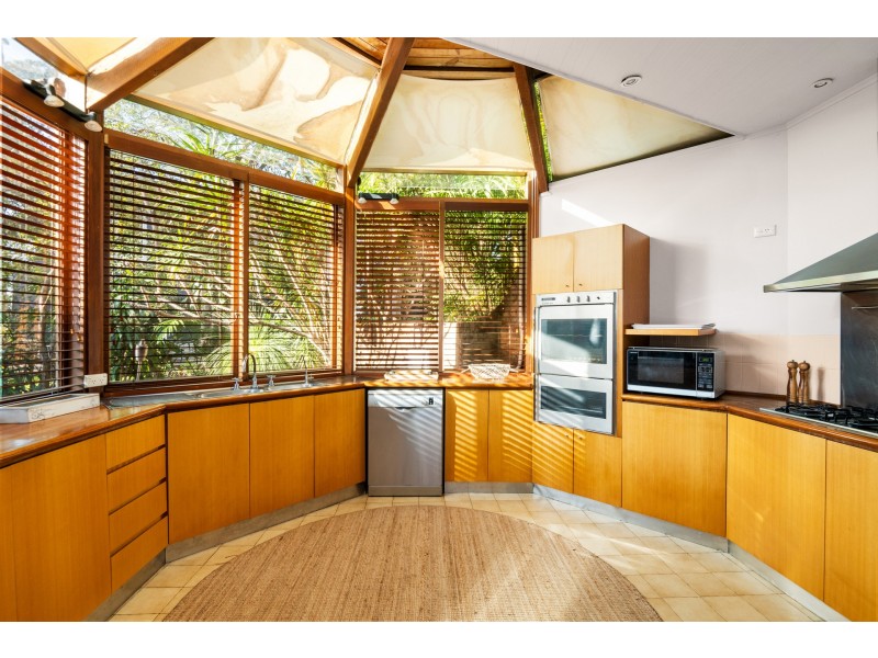 8 Ebor Road, Palm Beach NSW 2108