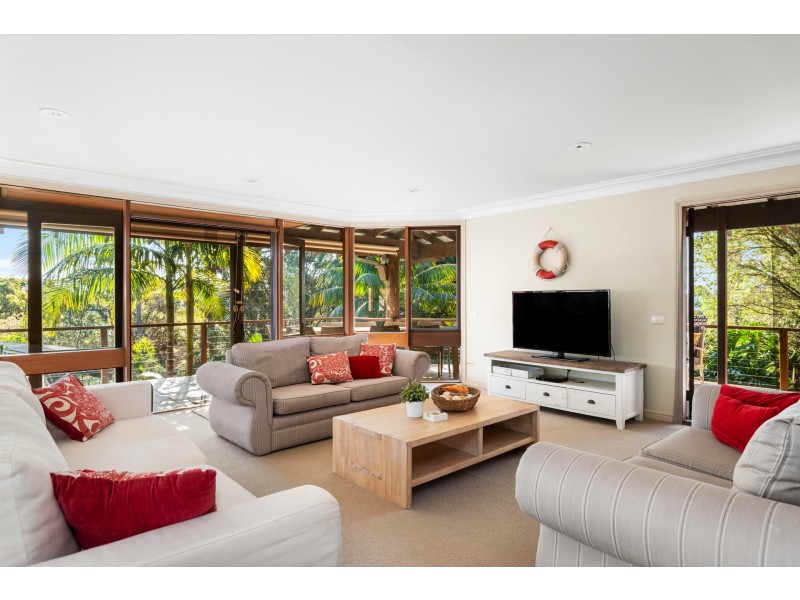 8 Ebor Road, Palm Beach NSW 2108