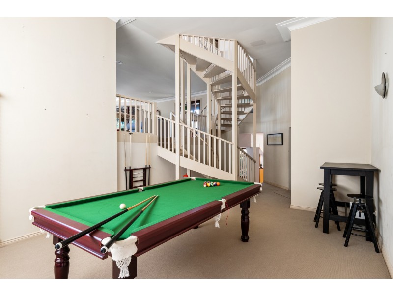 8 Ebor Road, Palm Beach NSW 2108