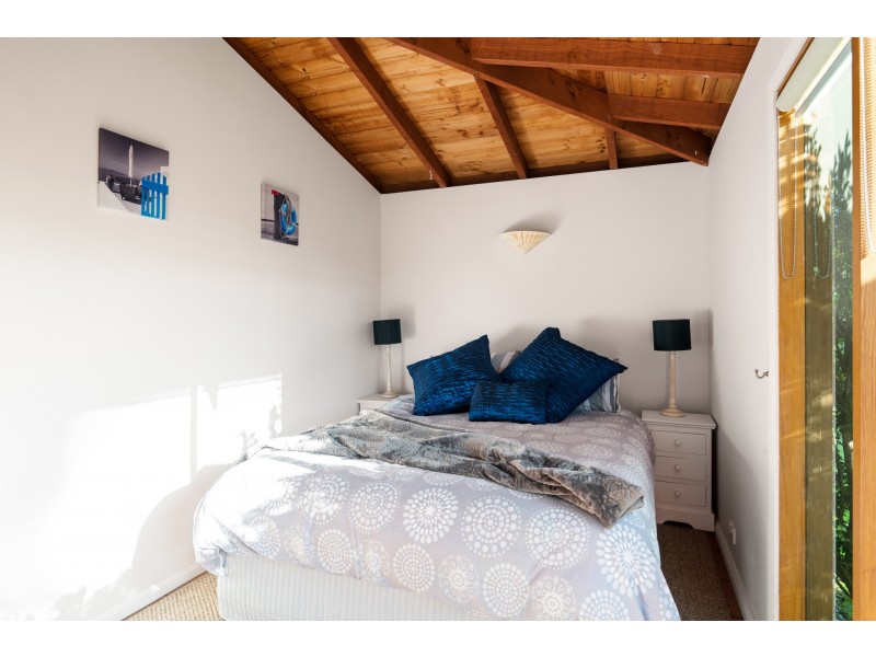 8 Ebor Road, Palm Beach NSW 2108