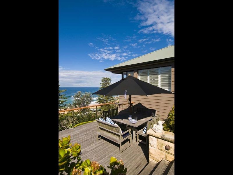 18 The Serpentine, Bilgola NSW 2107