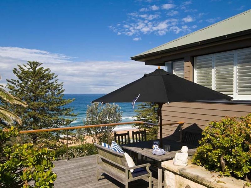 18 The Serpentine, Bilgola NSW 2107