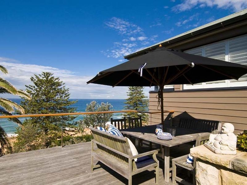 18 The Serpentine, Bilgola NSW 2107