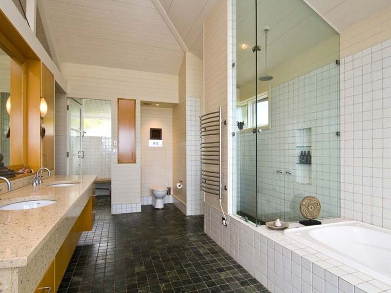 18 The Serpentine, Bilgola NSW 2107