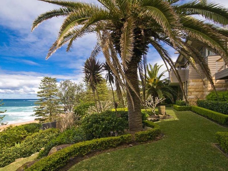 18 The Serpentine, Bilgola NSW 2107