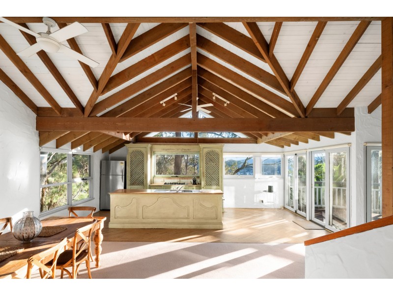 19a Beauty Drive, Whale Beach NSW 2107