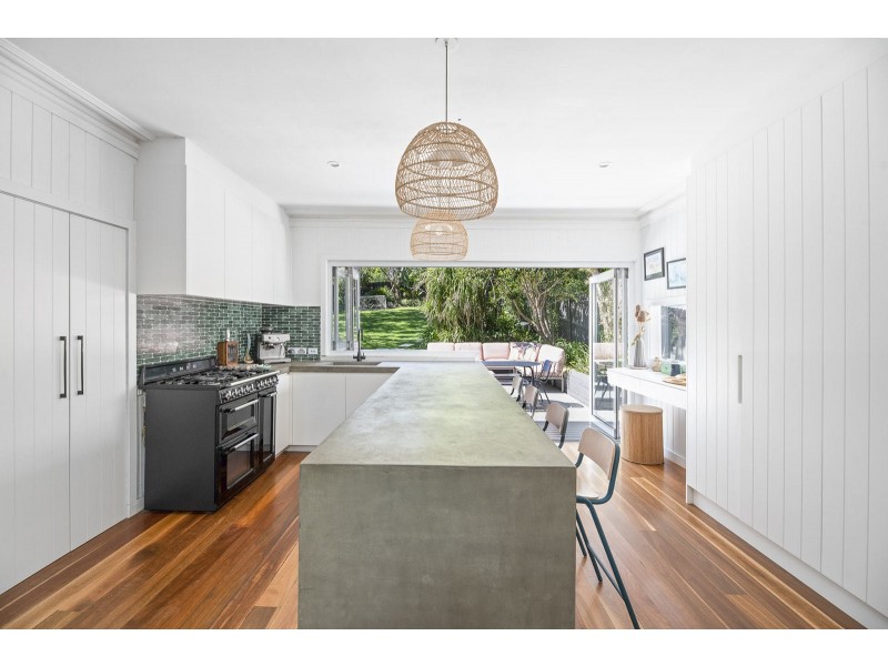 11 Alexander Road, Avalon Beach NSW 2107