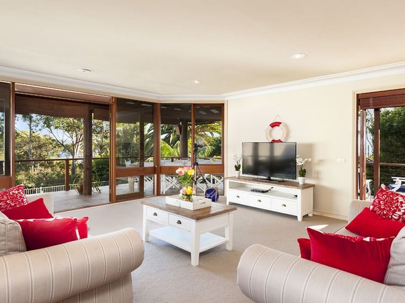 8 Ebor Road, Palm Beach NSW 2108