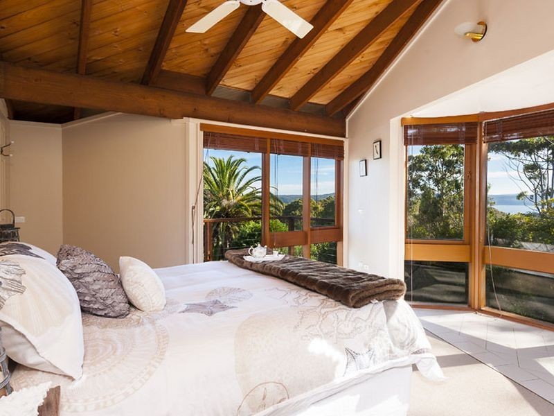 8 Ebor Road, Palm Beach NSW 2108