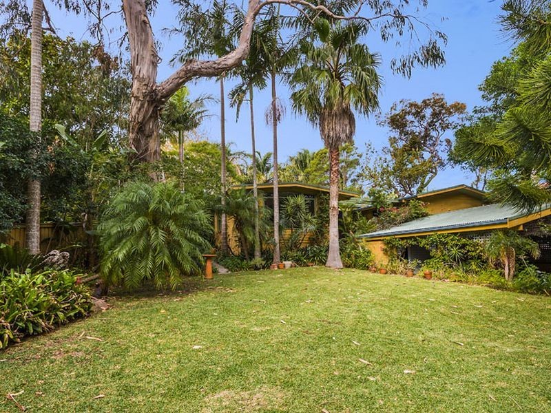 11 Ebor Road, Palm Beach NSW 2108
