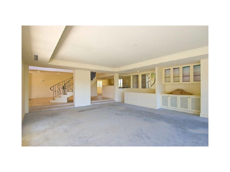 6B Surf Road, Whale Beach NSW 2107