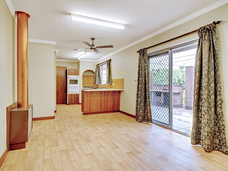 12 Loris Way, Kardinya WA 6163