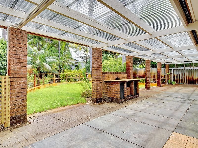 12 Loris Way, Kardinya WA 6163