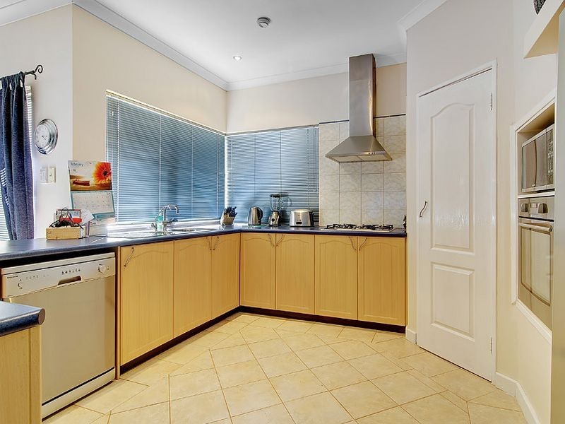 5 Harwood Rise, Leeming WA 6149