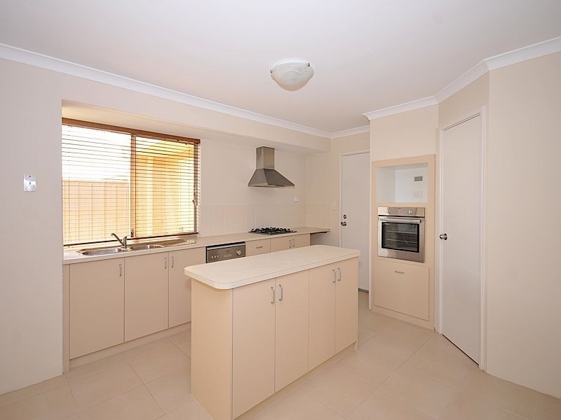 2A Classon Gardens, Leeming WA 6149